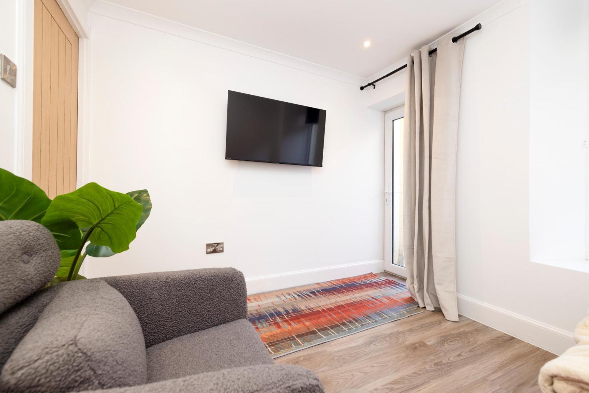 Joivy 3Br Flat In Haymarket With Free Parking Edinburgh Dış mekan fotoğraf