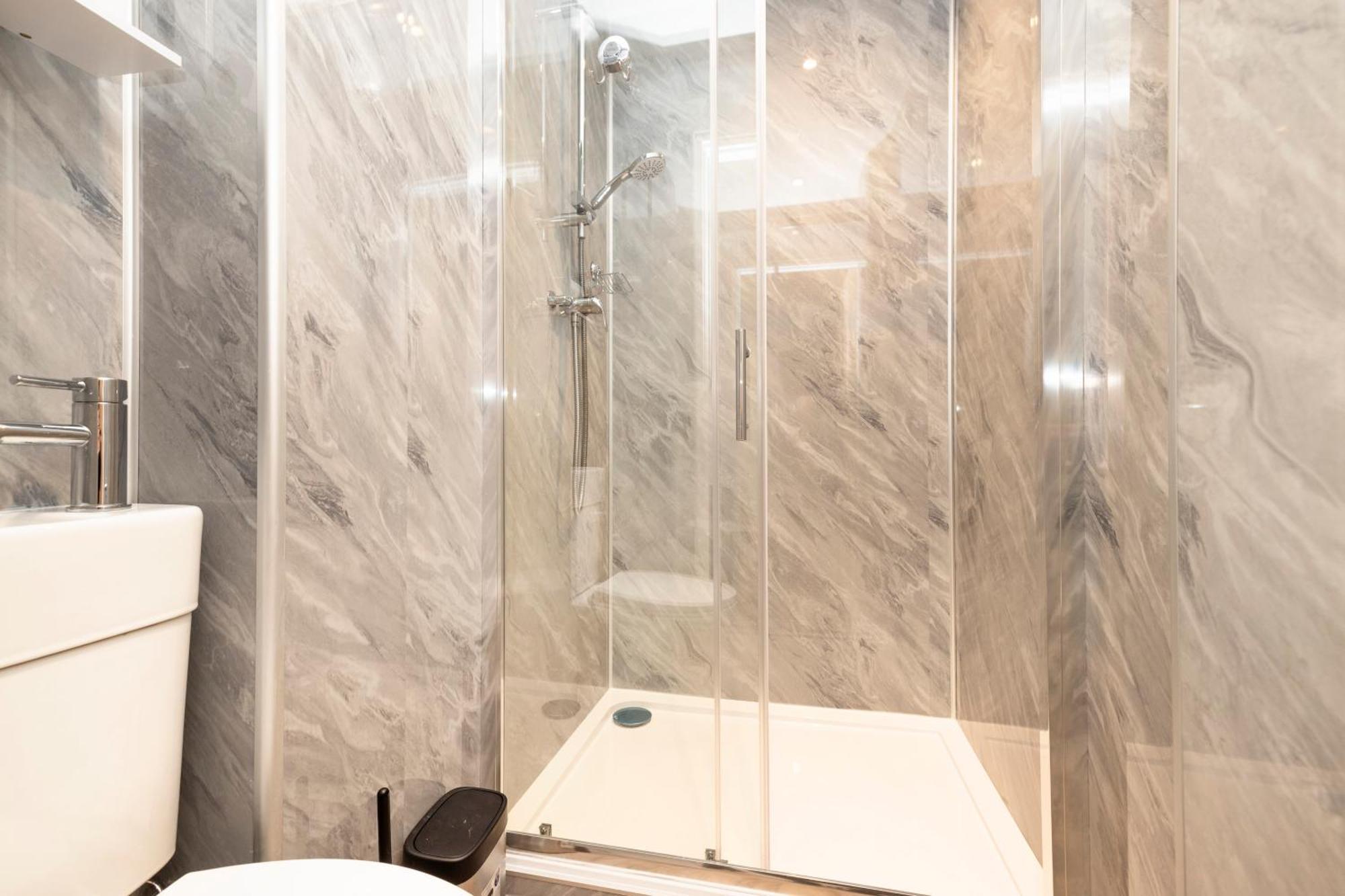 Joivy 3Br Flat In Haymarket With Free Parking Edinburgh Dış mekan fotoğraf