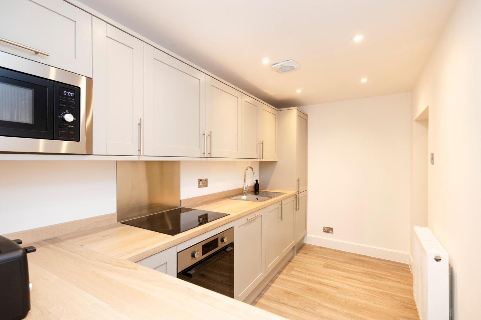 Joivy 3Br Flat In Haymarket With Free Parking Edinburgh Dış mekan fotoğraf