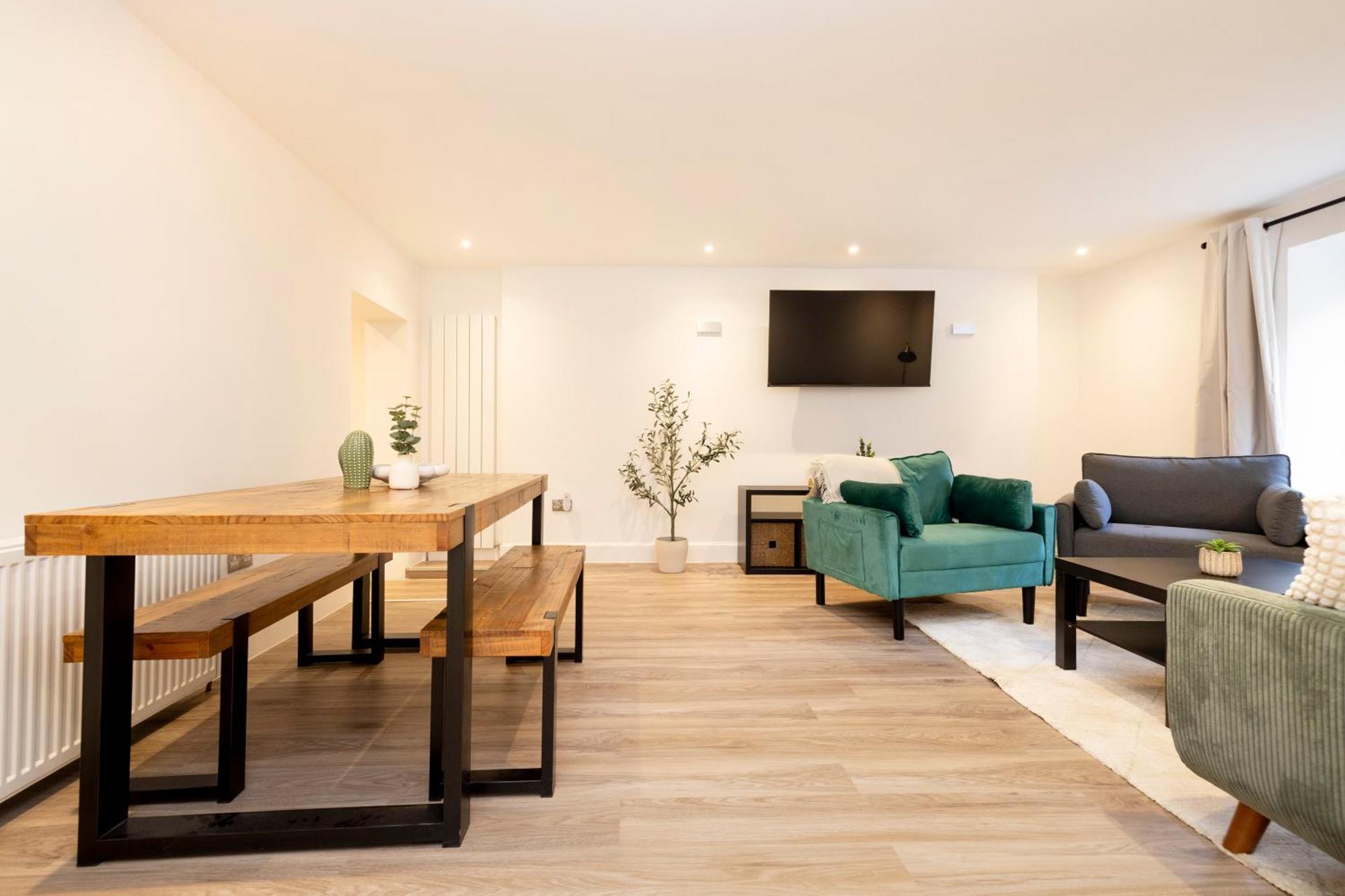 Joivy 3Br Flat In Haymarket With Free Parking Edinburgh Dış mekan fotoğraf