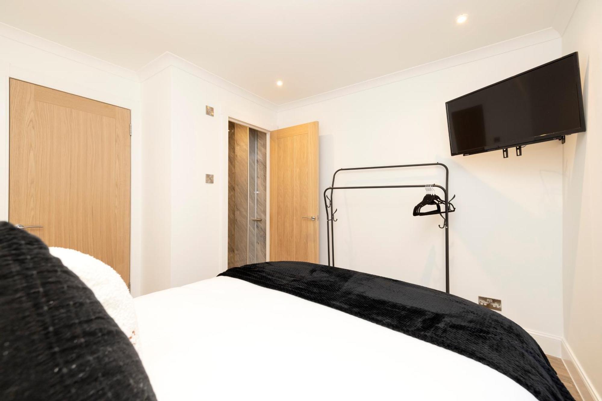 Joivy 3Br Flat In Haymarket With Free Parking Edinburgh Dış mekan fotoğraf