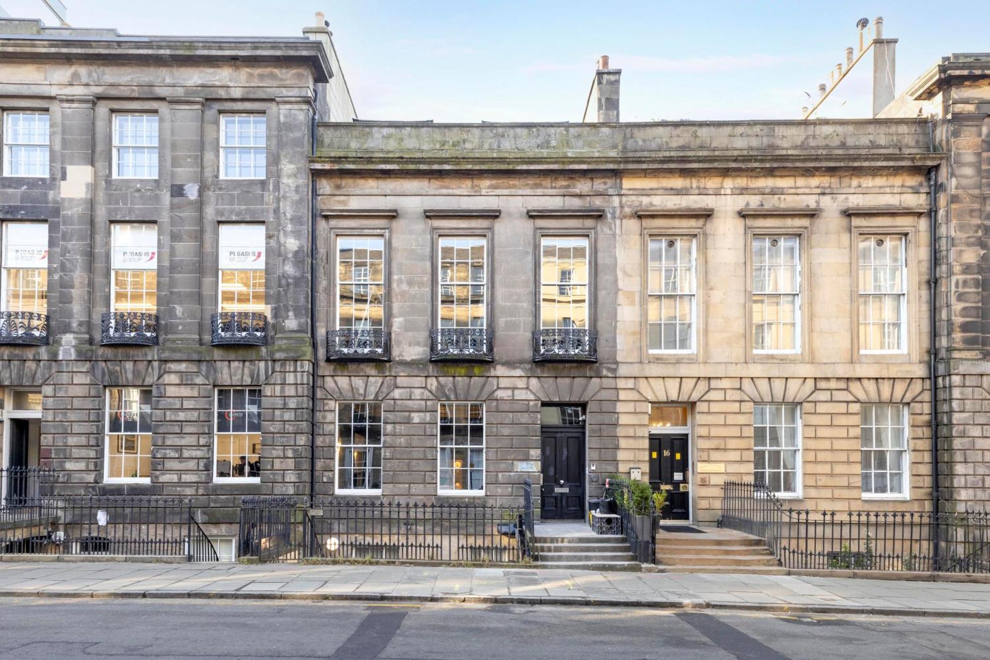 Joivy 3Br Flat In Haymarket With Free Parking Edinburgh Dış mekan fotoğraf
