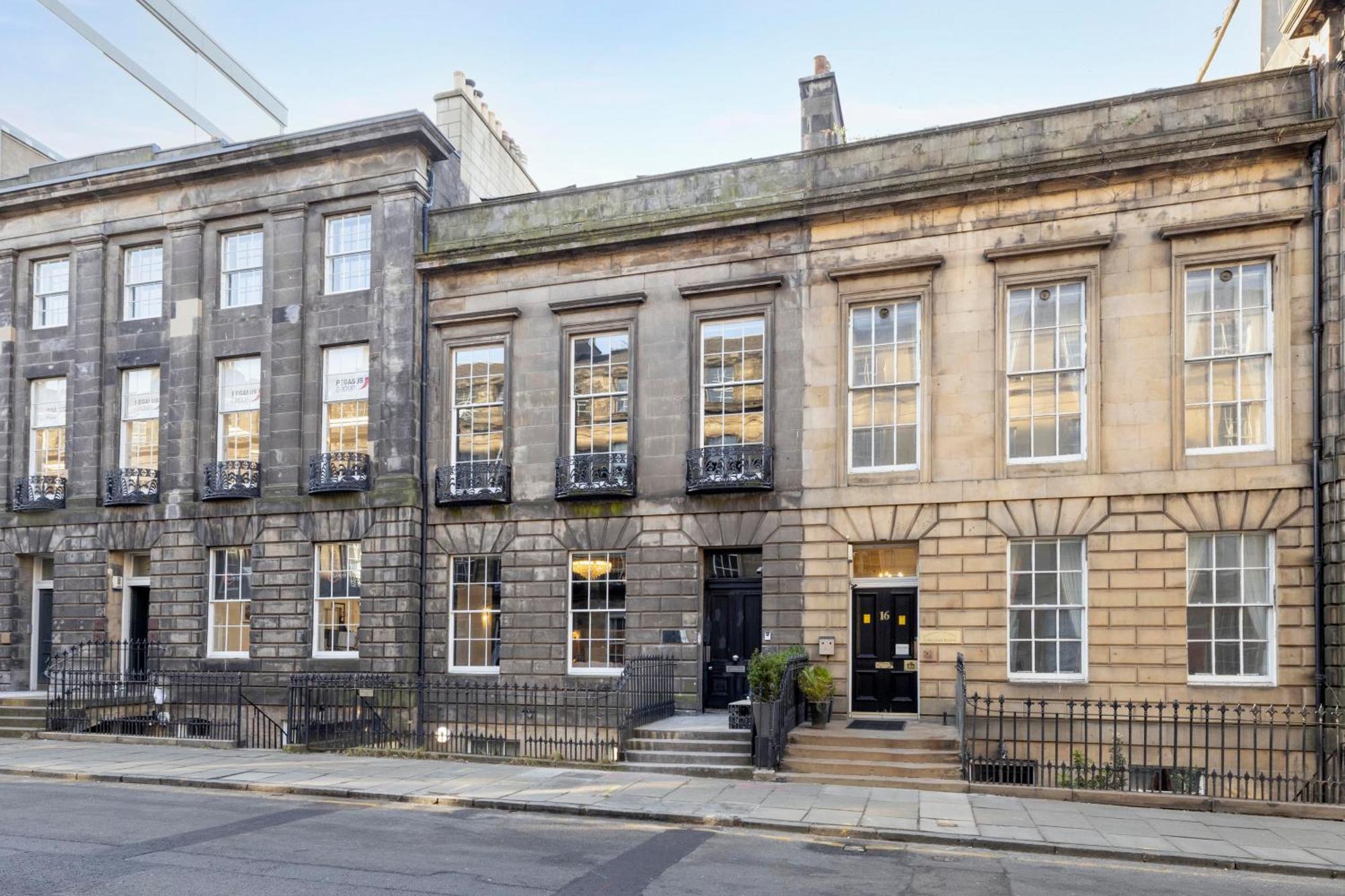 Joivy 3Br Flat In Haymarket With Free Parking Edinburgh Dış mekan fotoğraf